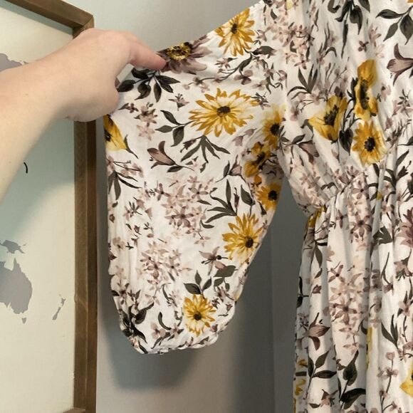 Torrid Ivory Floral Print Lace Trim Cold Shoulder Midi Dress Size 2 - Picture 5 of 13